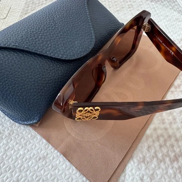 LOEWE EYEWEAR
Cat-eye tortoiseshell acetate sunglasses - Picture 7 of 8